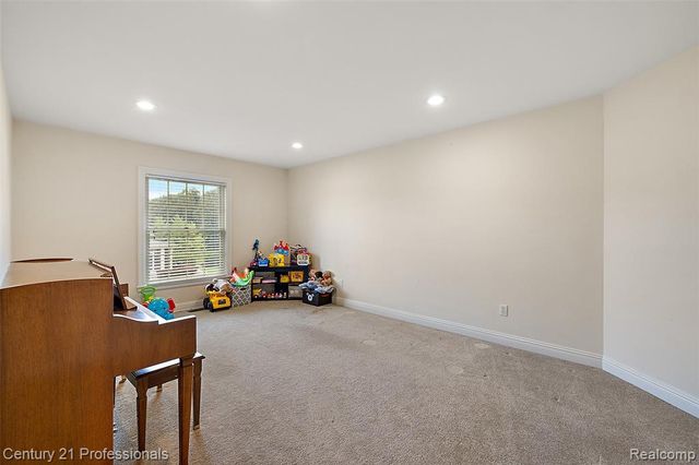 9310 Fairway Trail, Grand Blanc, MI 48439