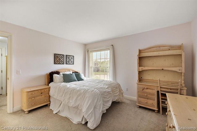 9310 Fairway Trail, Grand Blanc, MI 48439