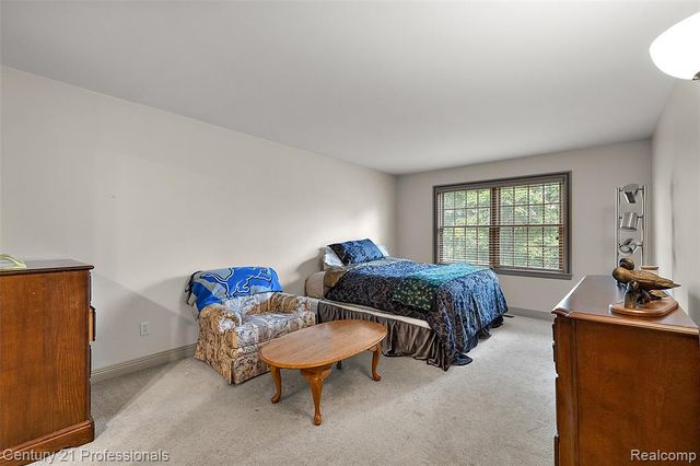 9310 Fairway Trail, Grand Blanc, MI 48439