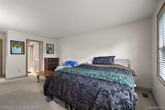 9310 Fairway Trail, Grand Blanc, MI 48439