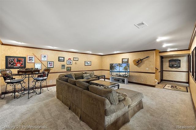 9310 Fairway Trail, Grand Blanc, MI 48439