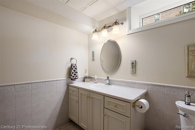 9310 Fairway Trail, Grand Blanc, MI 48439