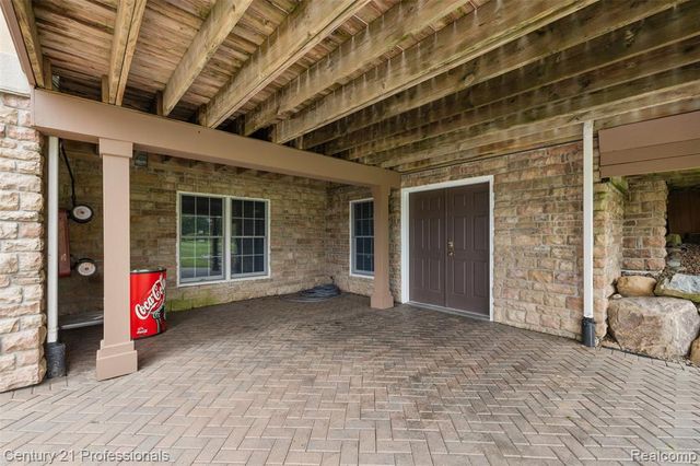 9310 Fairway Trail, Grand Blanc, MI 48439