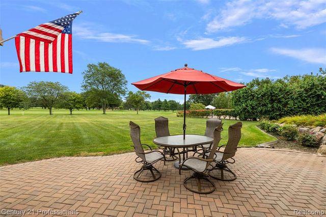 9310 Fairway Trail, Grand Blanc, MI 48439