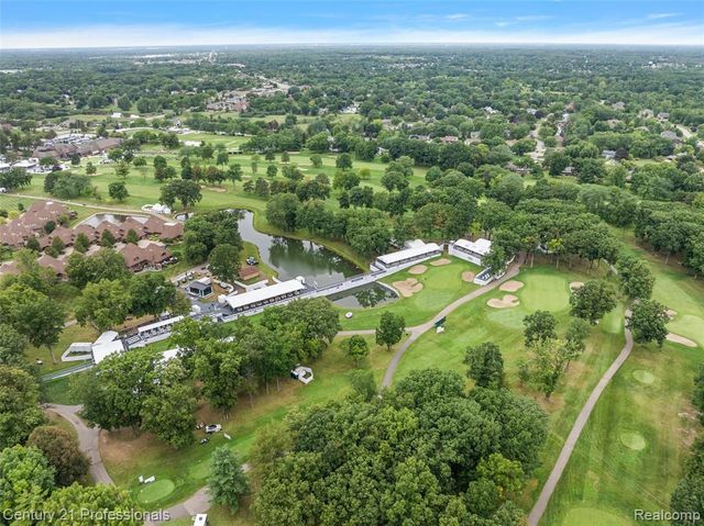 9310 Fairway Trail, Grand Blanc, MI 48439