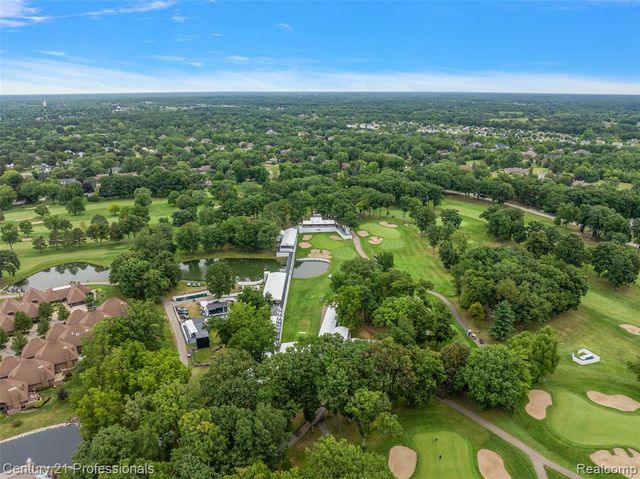 9310 Fairway Trail, Grand Blanc, MI 48439