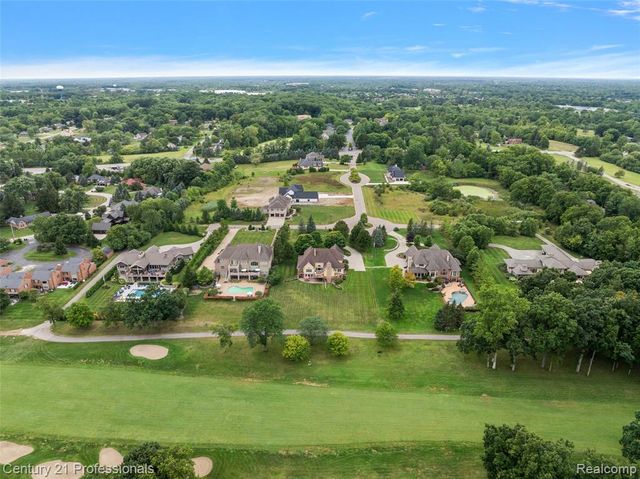 9310 Fairway Trail, Grand Blanc, MI 48439