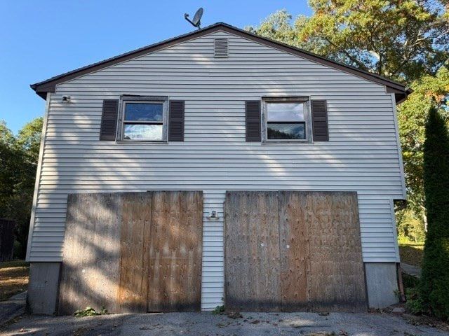 8 Windy Ridge Rd, Webster, MA 01570