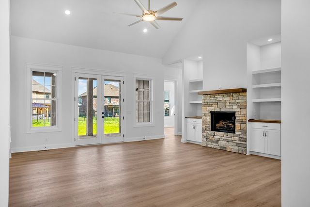 879 Shady Bluff Trl, Clarksville, TN 37043