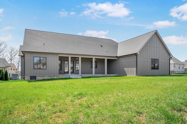 879 Shady Bluff Trl, Clarksville, TN 37043