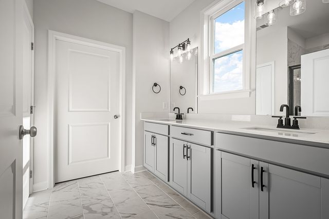 1926 Hildebrand Lane, Columbia, TN 38401