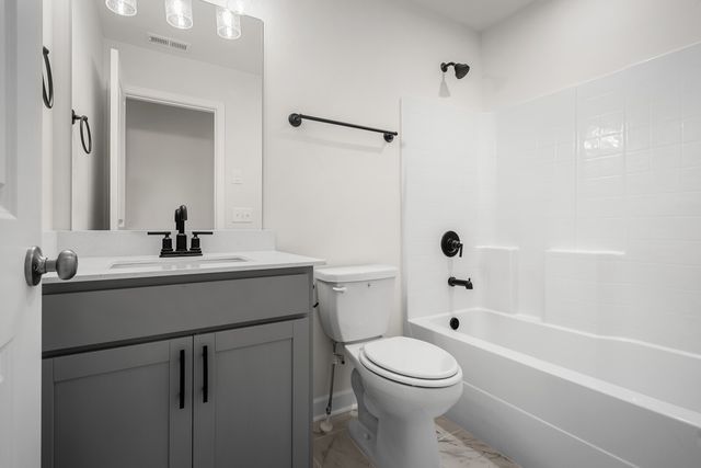 1926 Hildebrand Lane, Columbia, TN 38401