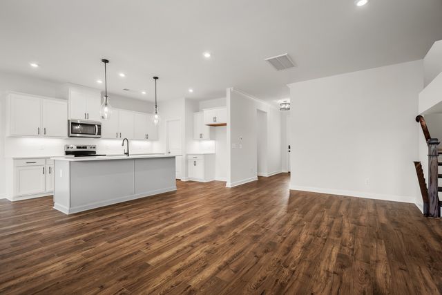 1926 Hildebrand Lane, Columbia, TN 38401