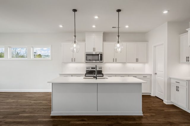 1926 Hildebrand Lane, Columbia, TN 38401