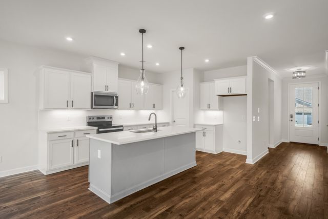 1926 Hildebrand Lane, Columbia, TN 38401