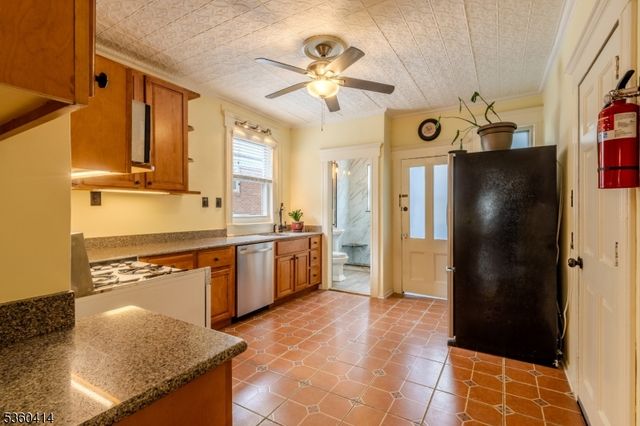 98 Woodland Ave, Kearny Town, NJ 07032