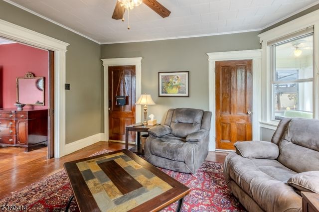 98 Woodland Ave, Kearny Town, NJ 07032