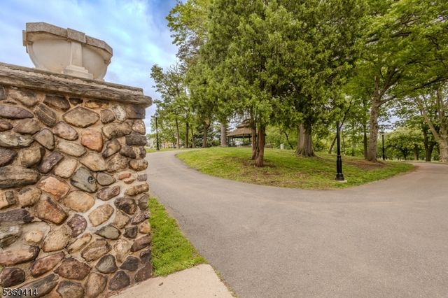 98 Woodland Ave, Kearny Town, NJ 07032