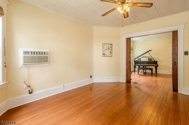 98 Woodland Ave, Kearny Town, NJ 07032