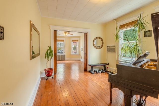 98 Woodland Ave, Kearny Town, NJ 07032