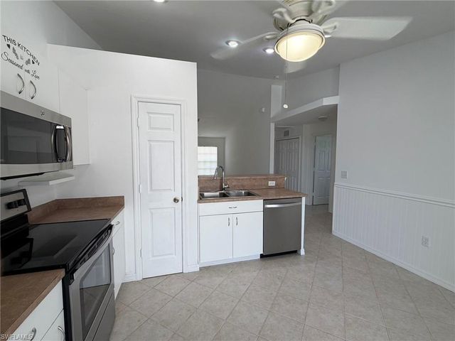 1424 NE 13th PL, Cape Coral, FL 33909