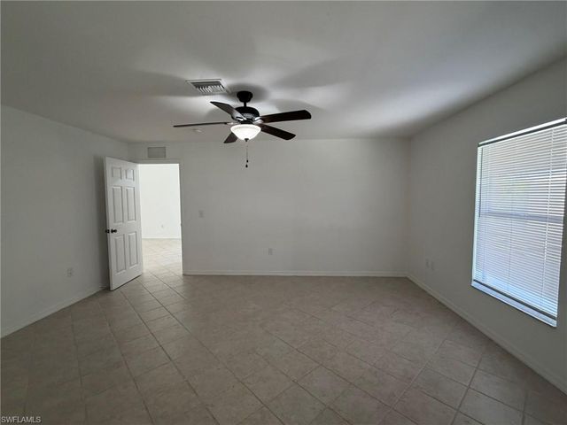 1424 NE 13th PL, Cape Coral, FL 33909