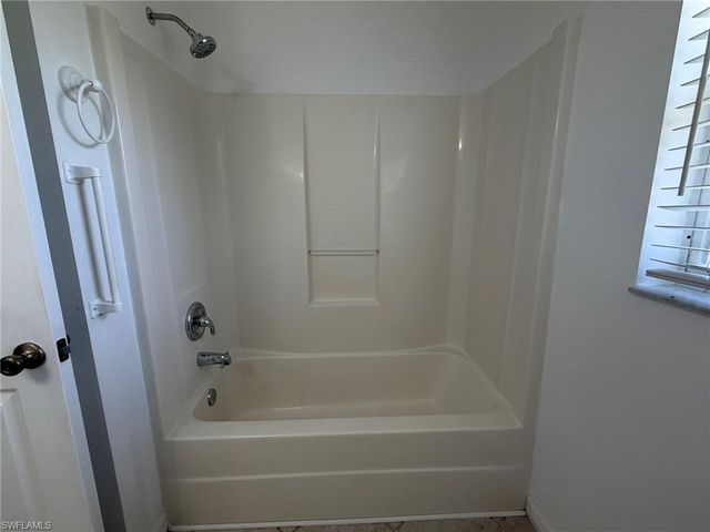 1424 NE 13th PL, Cape Coral, FL 33909