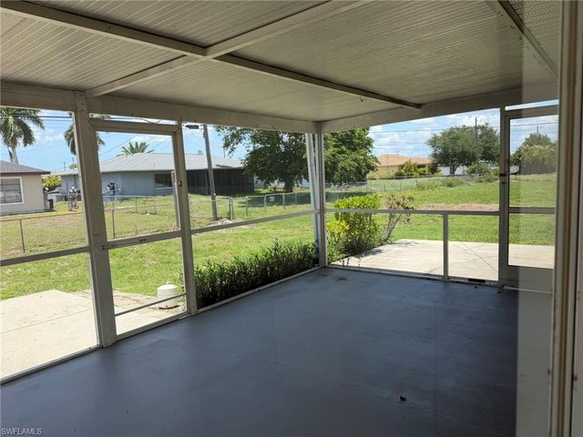 1424 NE 13th PL, Cape Coral, FL 33909