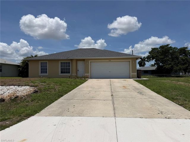 1424 NE 13th PL, Cape Coral, FL 33909