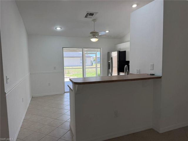 1424 NE 13th PL, Cape Coral, FL 33909
