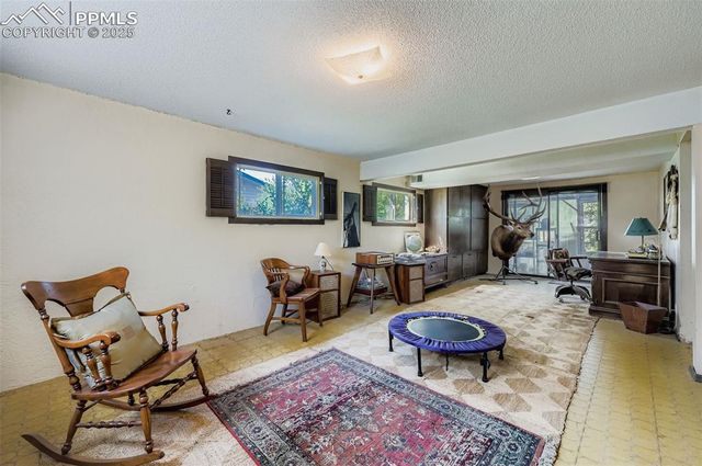 520 Crestridge Avenue, Colorado Springs, CO 80906