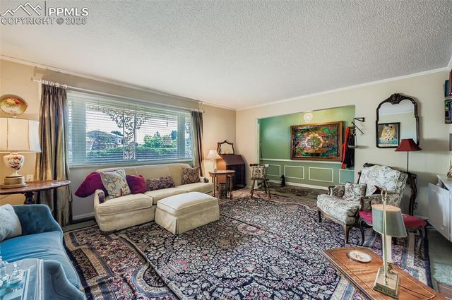 520 Crestridge Avenue, Colorado Springs, CO 80906