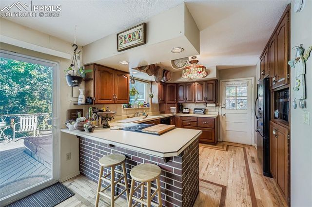 520 Crestridge Avenue, Colorado Springs, CO 80906