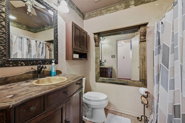 1708 Creekside Avenue, Sherman, TX 75092