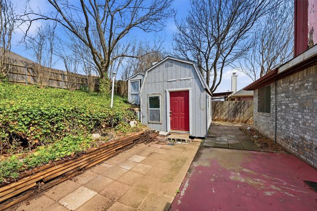 1708 Creekside Avenue, Sherman, TX 75092