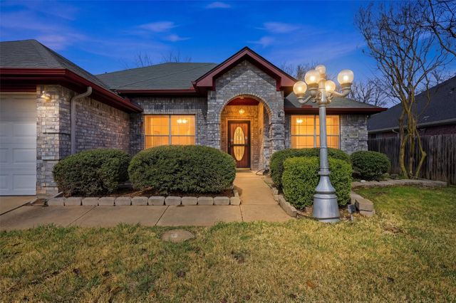 1708 Creekside Avenue, Sherman, TX 75092