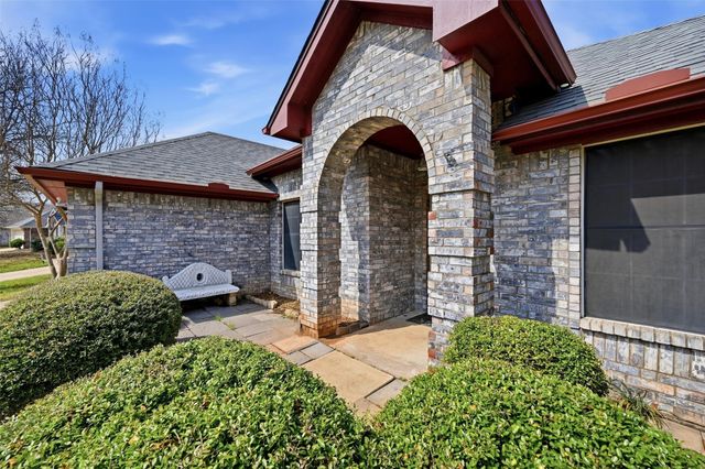 1708 Creekside Avenue, Sherman, TX 75092