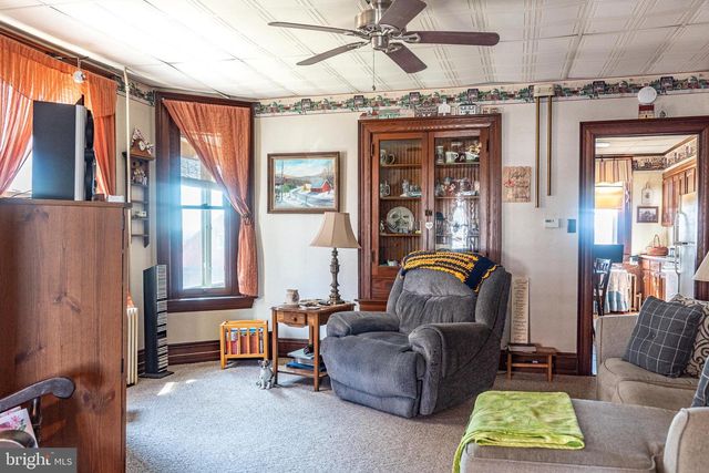 122 JEFFERSON ST, East Greenville, PA 18041