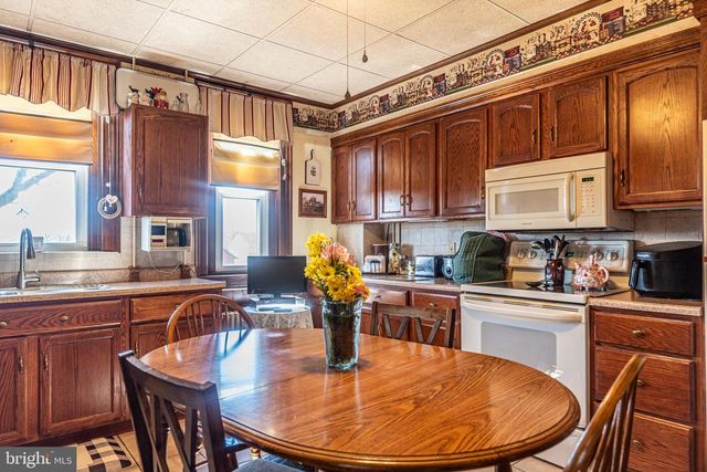 122 JEFFERSON ST, East Greenville, PA 18041