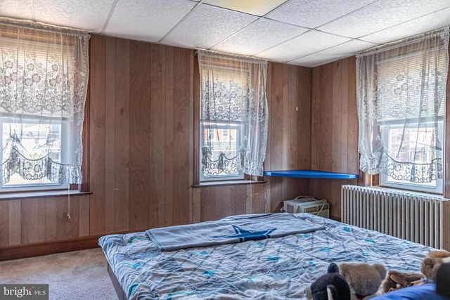 122 JEFFERSON ST, East Greenville, PA 18041