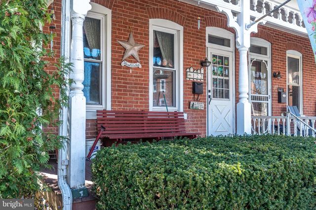 122 JEFFERSON ST, East Greenville, PA 18041