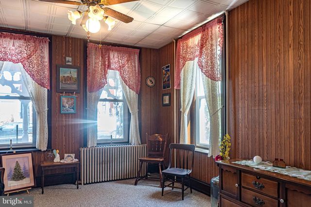 122 JEFFERSON ST, East Greenville, PA 18041