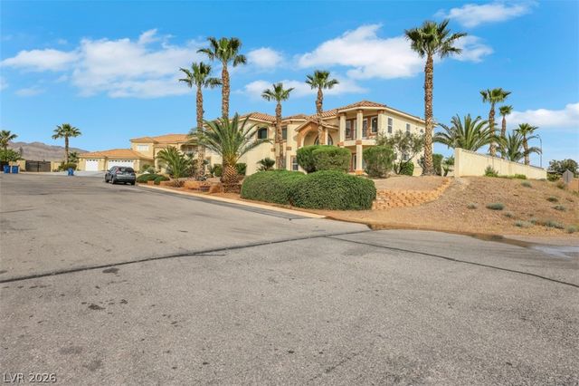 6695 North Grand Canyon Drive, Las Vegas, NV 89149