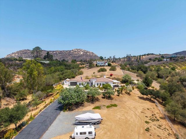 10935 Pala Loma Drive, Valley Center, CA 92082