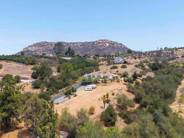 10935 Pala Loma Drive, Valley Center, CA 92082
