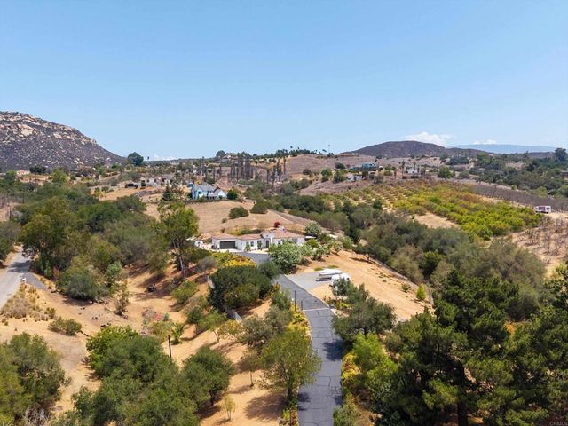 10935 Pala Loma Drive, Valley Center, CA 92082