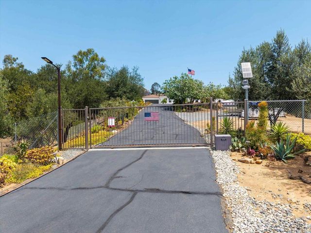 10935 Pala Loma Drive, Valley Center, CA 92082