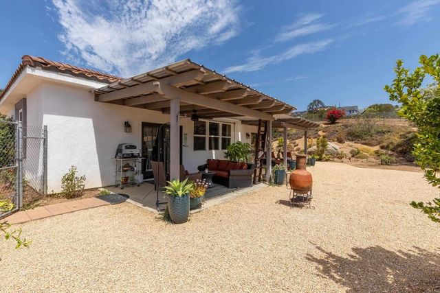 10935 Pala Loma Drive, Valley Center, CA 92082