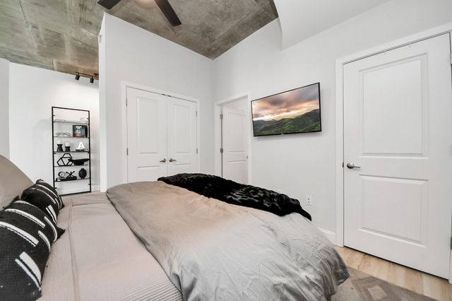 5925 Almeda Road 11616, Houston, TX 77004