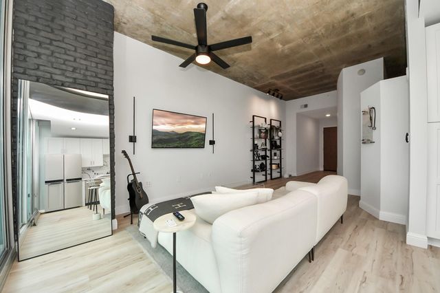 5925 Almeda Road 11616, Houston, TX 77004